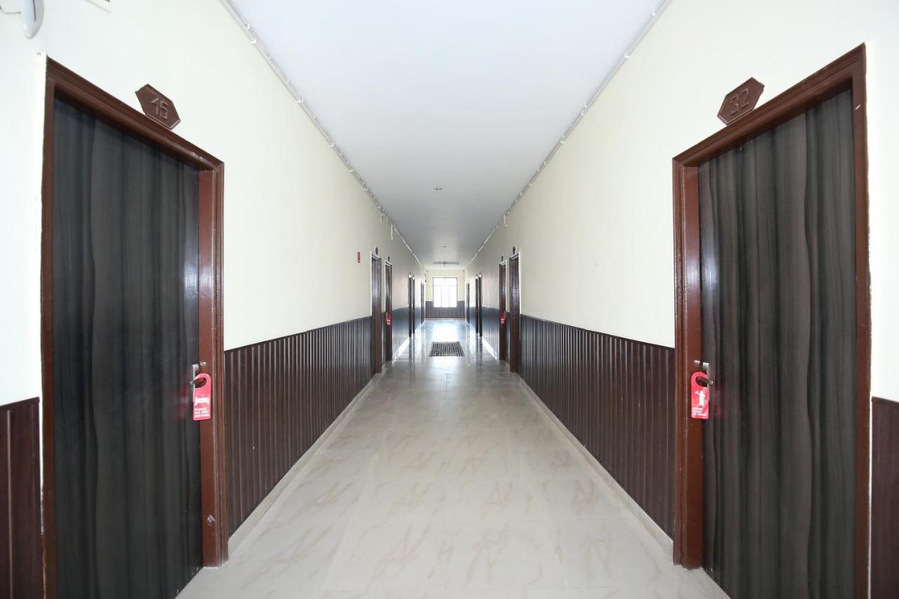 Capital O 11708 Near Lpu Hotel Phagwara Exterior photo