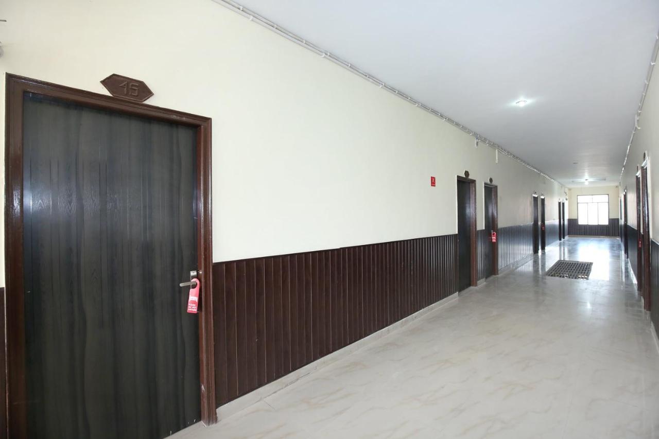 Capital O 11708 Near Lpu Hotel Phagwara Exterior photo